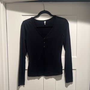 V Neck Black long sleeve Tshirt